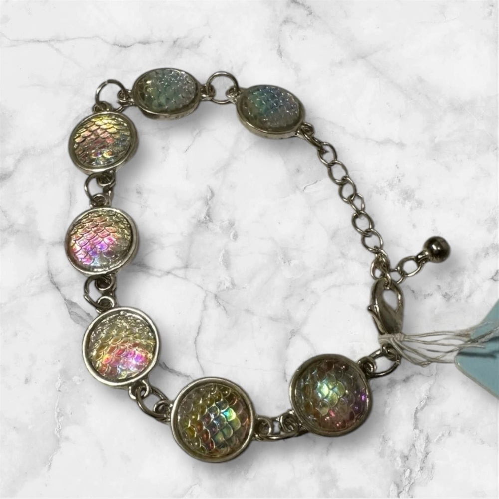 West Palm Iridescent‎ Circle Bracelet Boutique Piece
